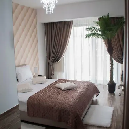 Sunrise Breezer * Mamaia